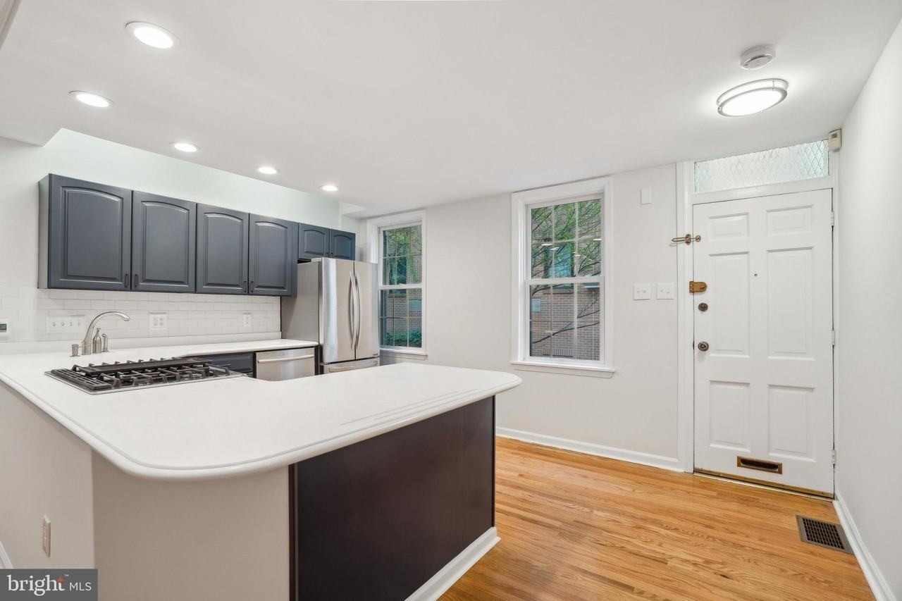 1532 Naudain St - Photo 3 of 27
