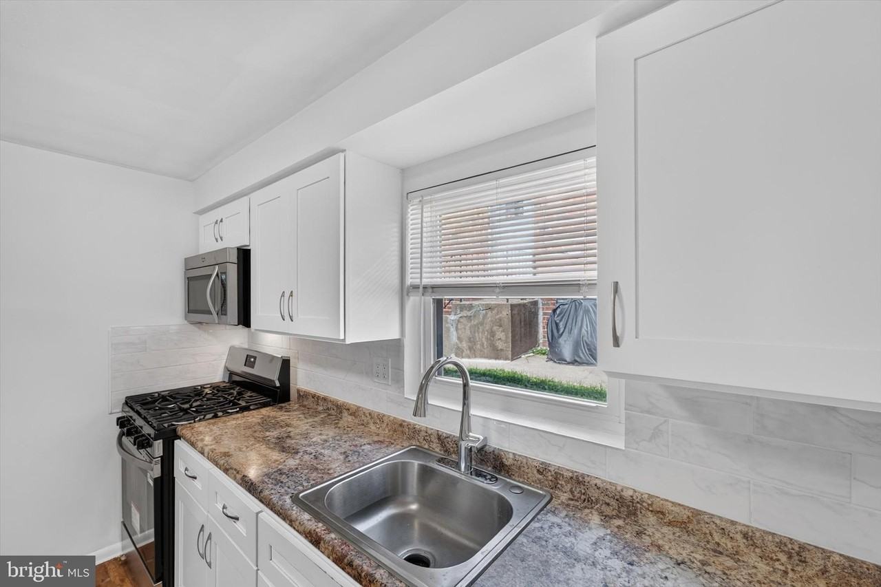 2261 Strahle St #1stFL - Photo 4 of 19