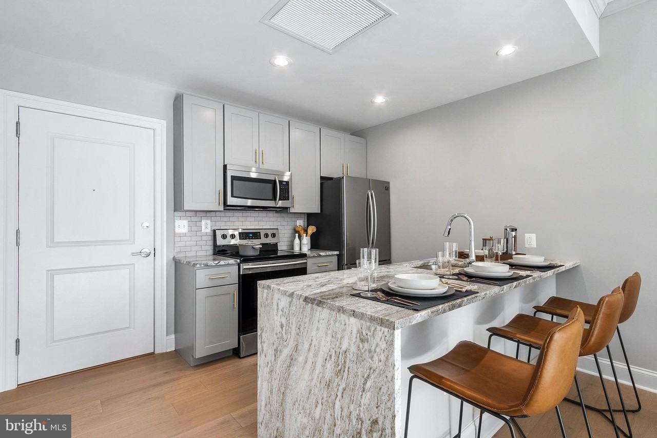 60 N 23rd St #409 - Photo 4 of 31
