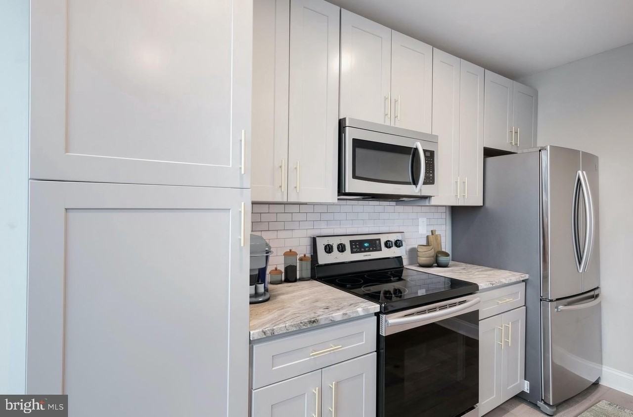 60 N 23rd St #1113 - Photo 2 of 46