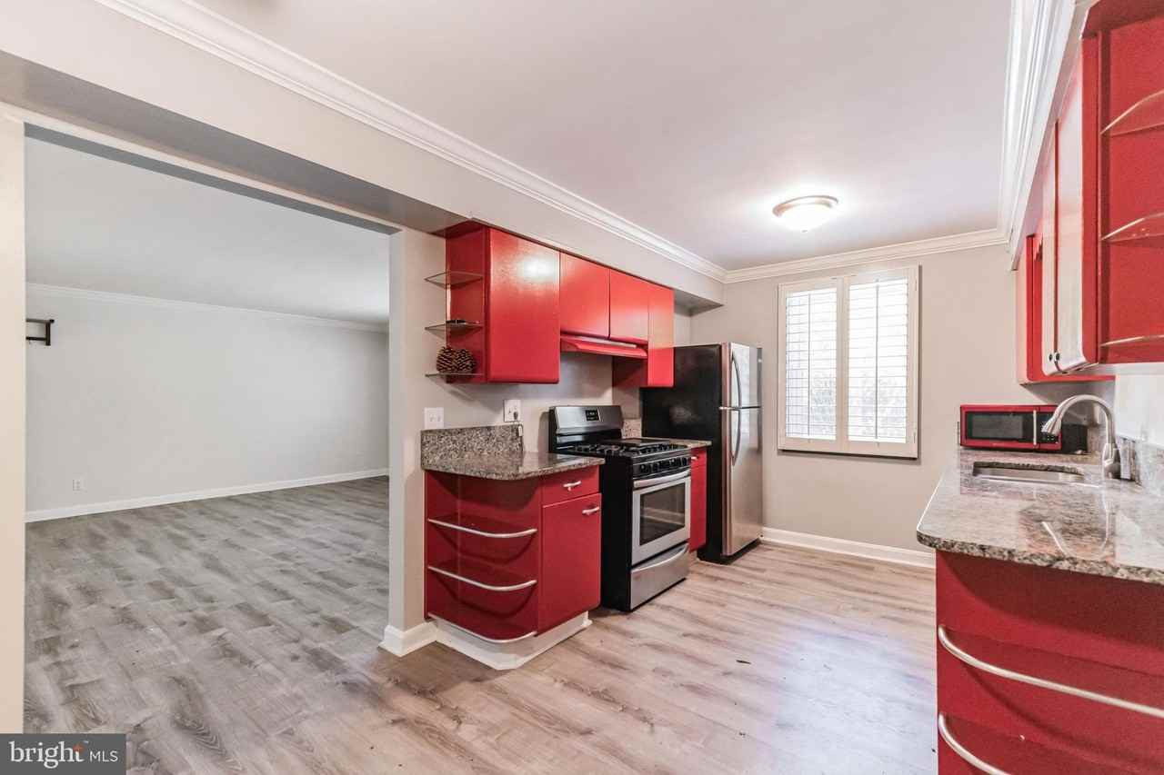 4225 N Henderson Rd #103 - Photo 7 of 30