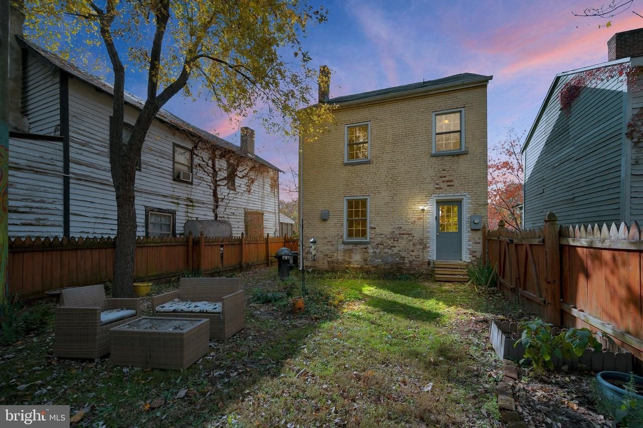 305 Prince Edward St - Photo 5 of 50
