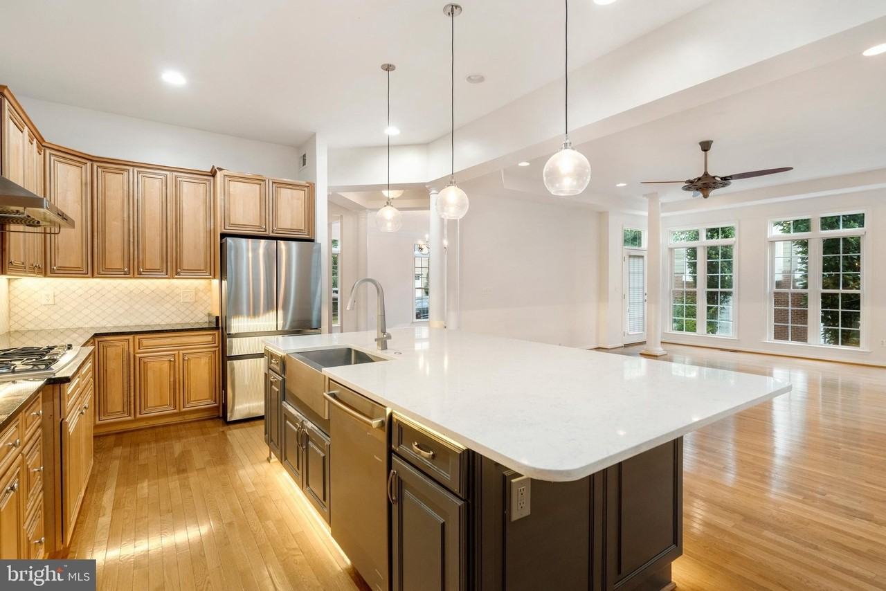 8880 Olive Mae Cir - Photo 6 of 50