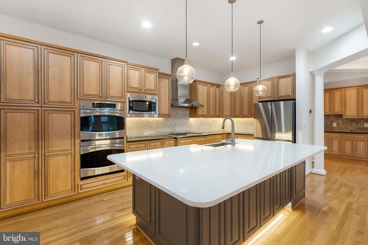 8880 Olive Mae Cir - Photo 7 of 50
