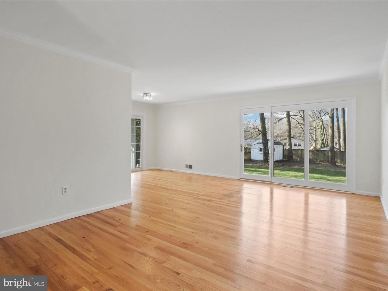 5200 Holden St - Photo 5 of 46
