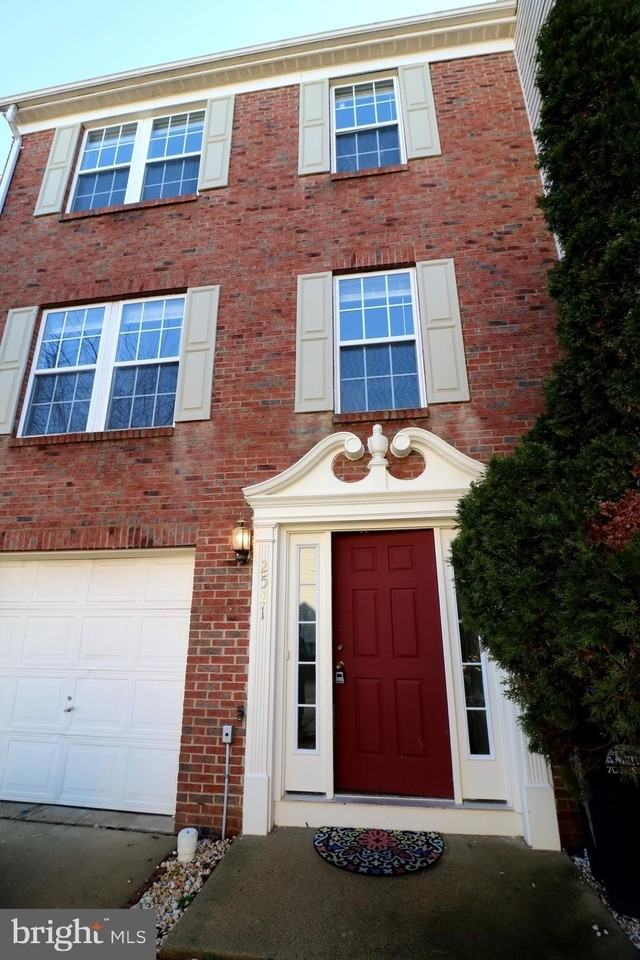 2581 Sutters Mill Dr - Photo 2 of 26