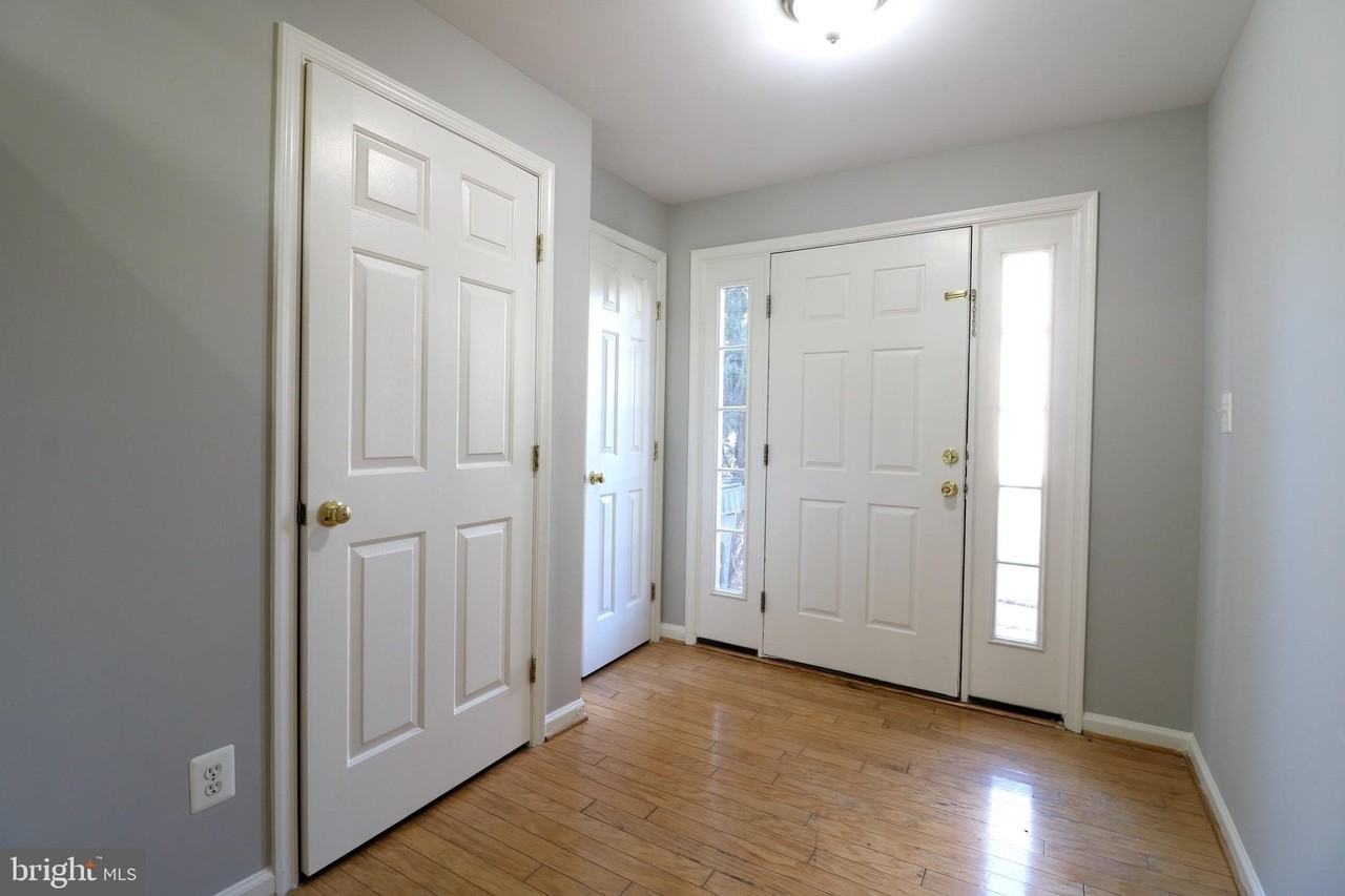2581 Sutters Mill Dr - Photo 3 of 26