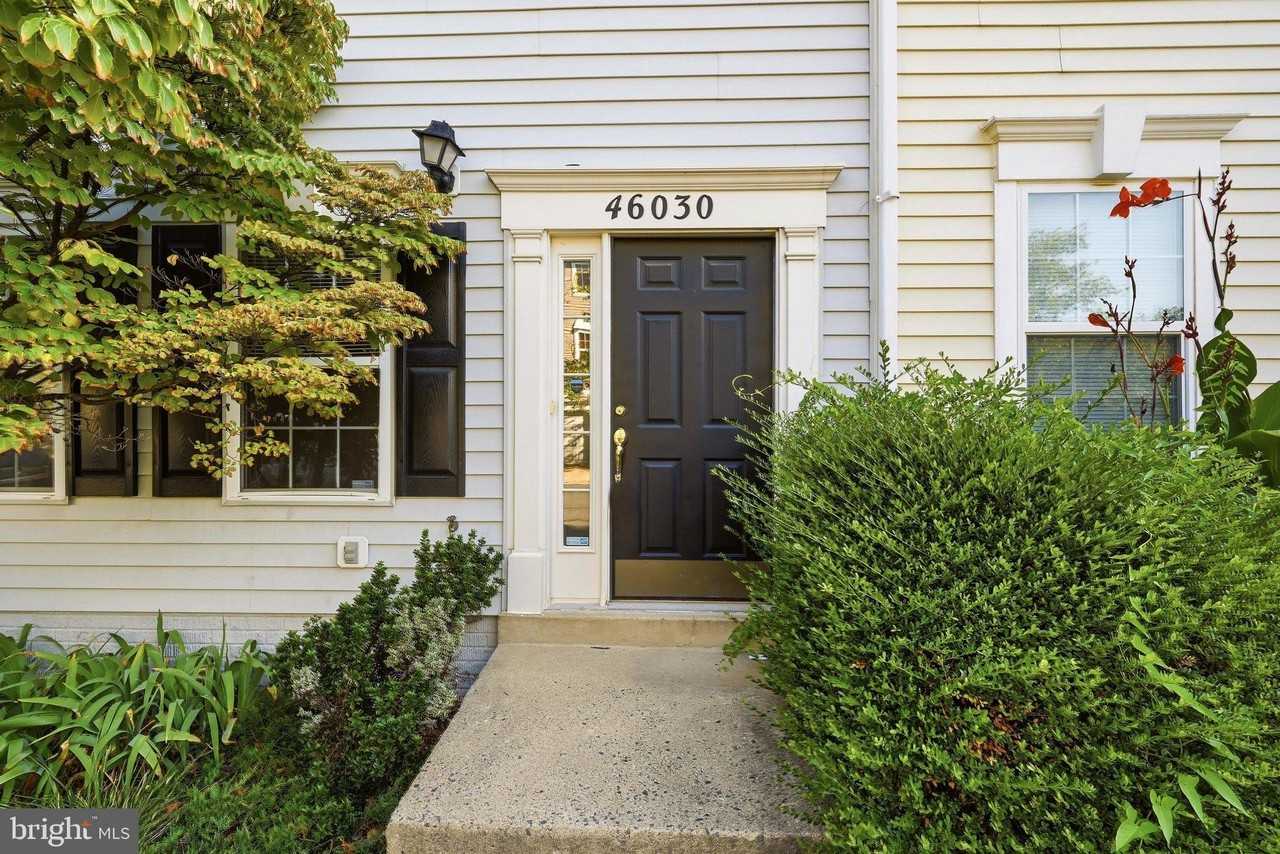 46030 Bayswater Ter - Photo 2 of 32