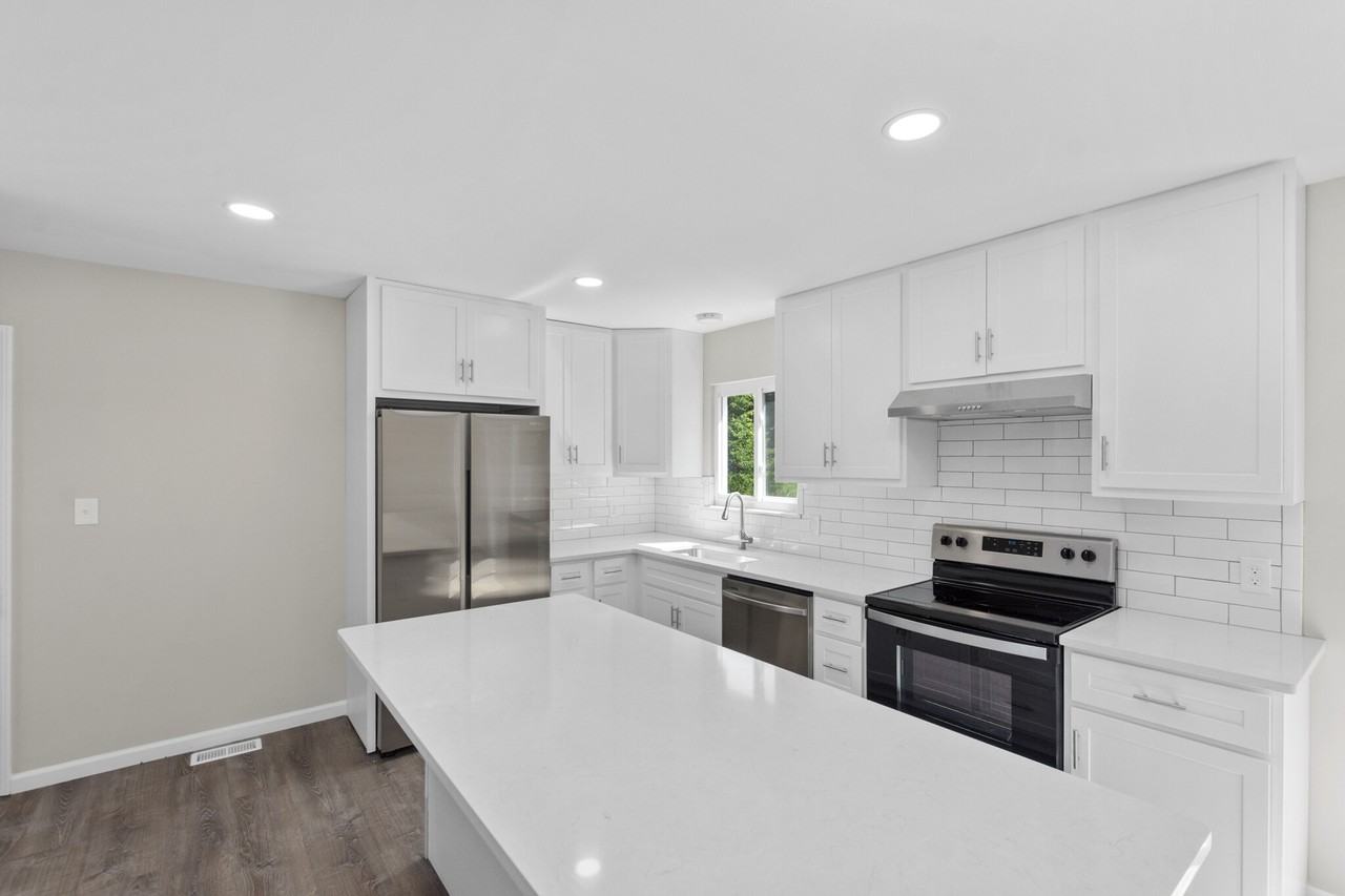 14524 Fox Chase Dr #1 - Photo 4 of 12