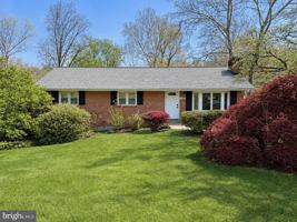 featured image of 7409 Lake Dr