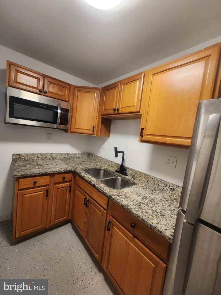 14079 Geraldine Ct - Photo 2 of 8