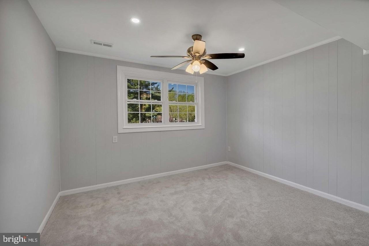 14079 Geraldine Ct - Photo 3 of 8