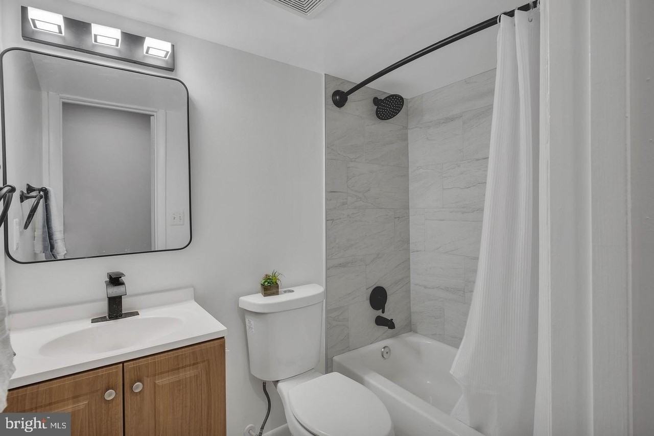 14079 Geraldine Ct - Photo 6 of 8