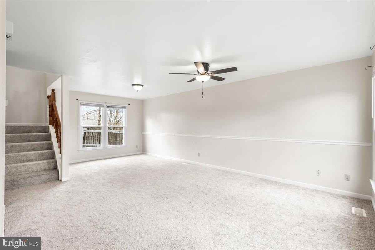 10704 Live Oak Ct - Photo 4 of 26
