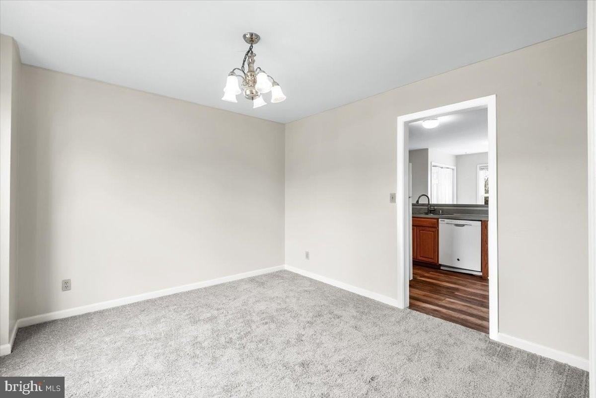 10704 Live Oak Ct - Photo 7 of 26