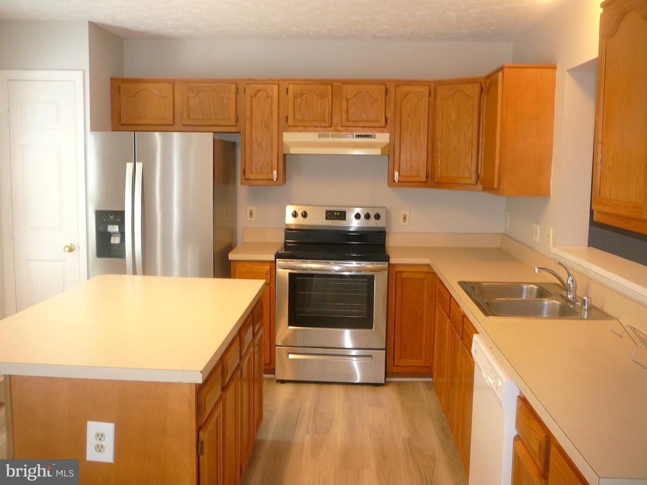 406 Park Cove Dr - Photo 3 of 31