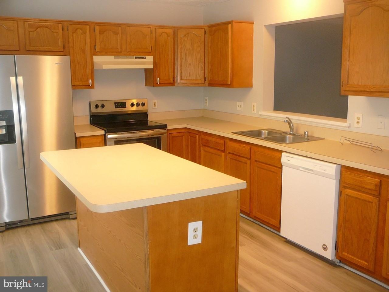 406 Park Cove Dr - Photo 4 of 31