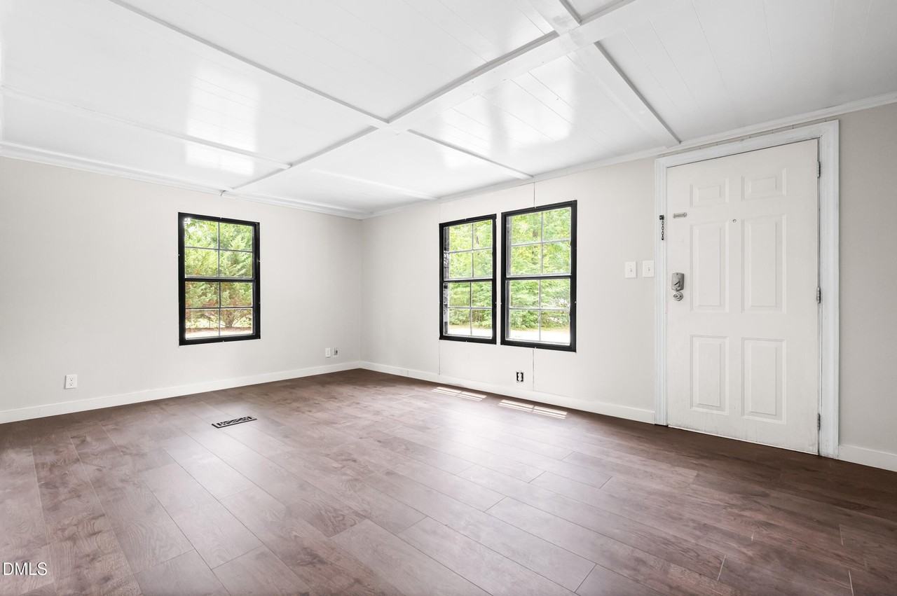 5629 Oakdale Rd - Photo 3 of 8