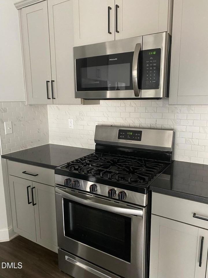 1308 Compass Dr - Photo 3 of 8
