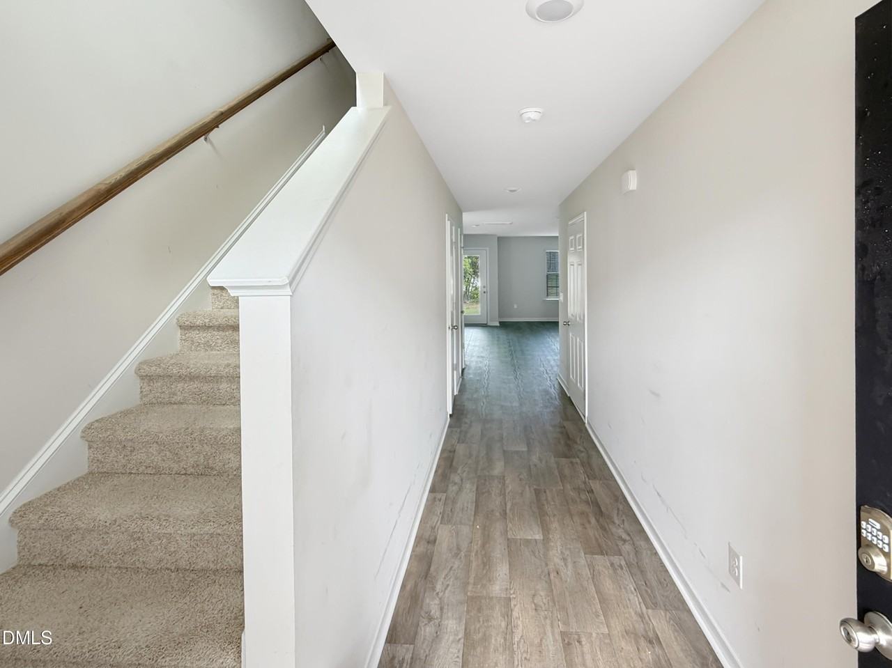 2301 Gracie Ln - Photo 4 of 24