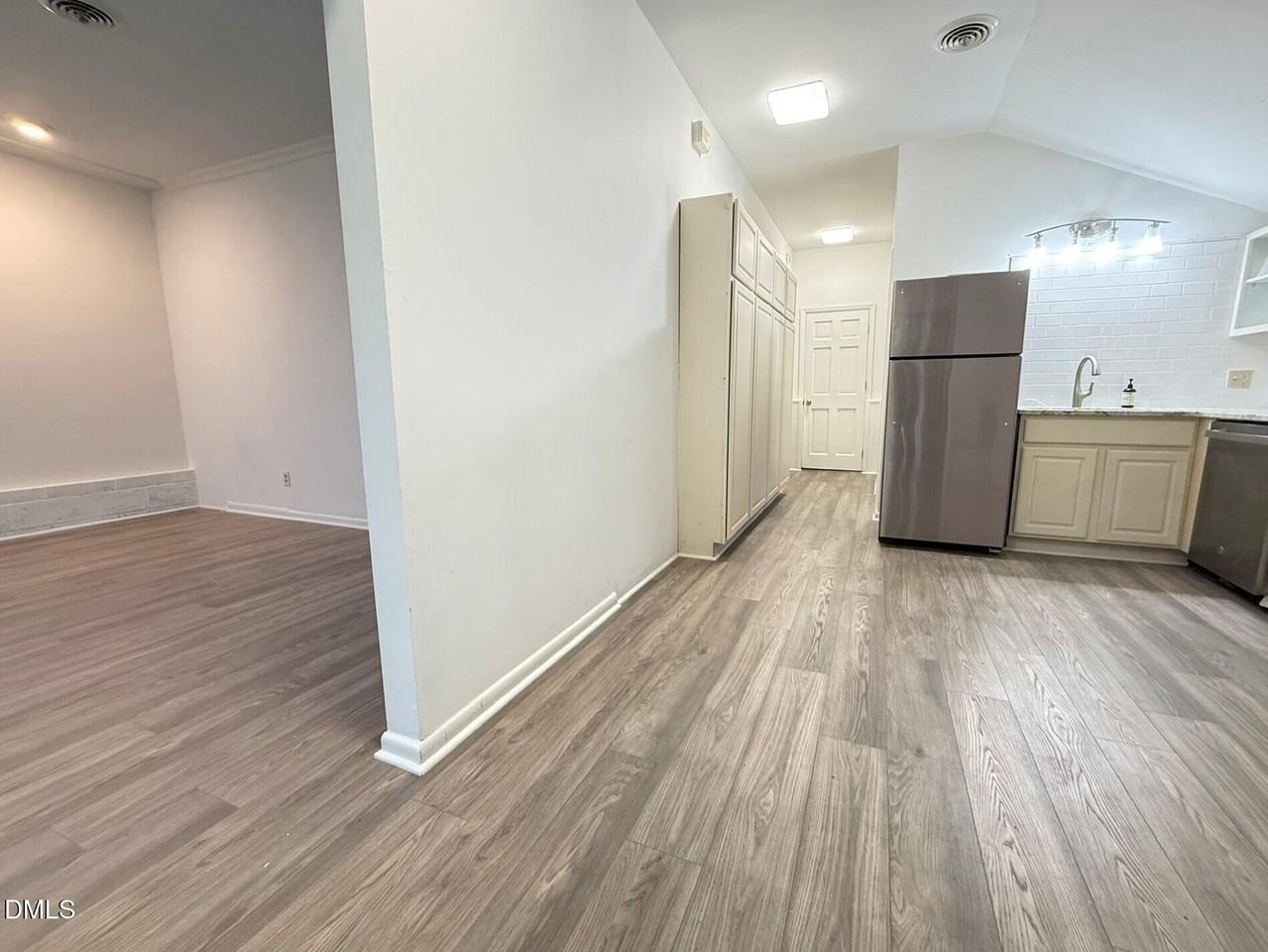 1421A Lynn Rd - Photo 2 of 12
