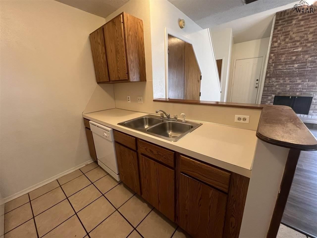 4501 Mistletoe Dr #A - Photo 6 of 14