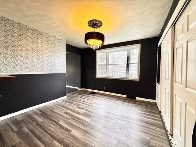 611 Green St - Photo 4 of 16