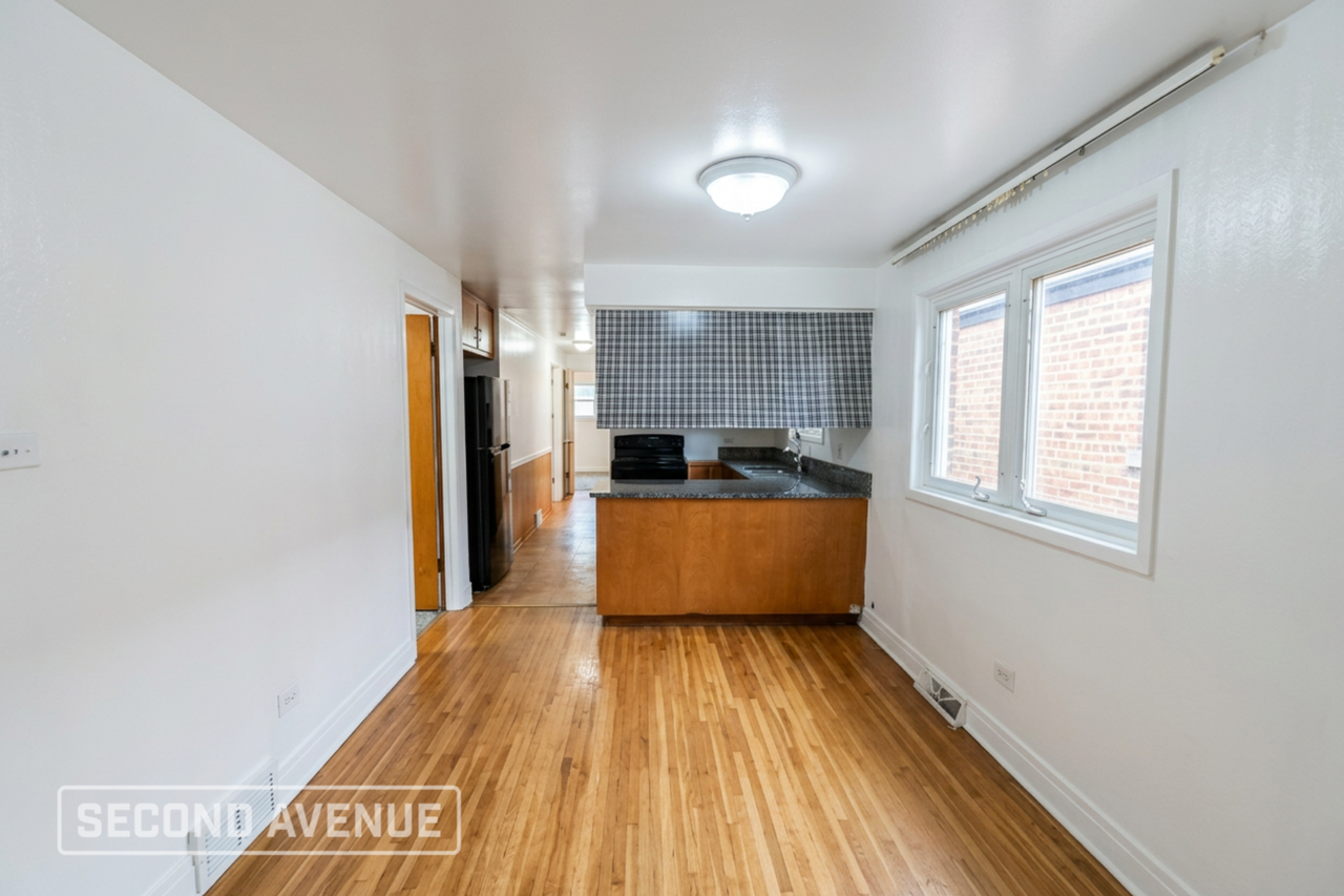 10935 S Buffalo Ave - Photo 4 of 17