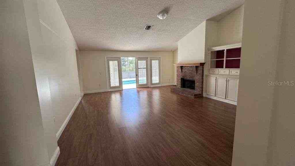 10106 Stanton Ct - Photo 3 of 19