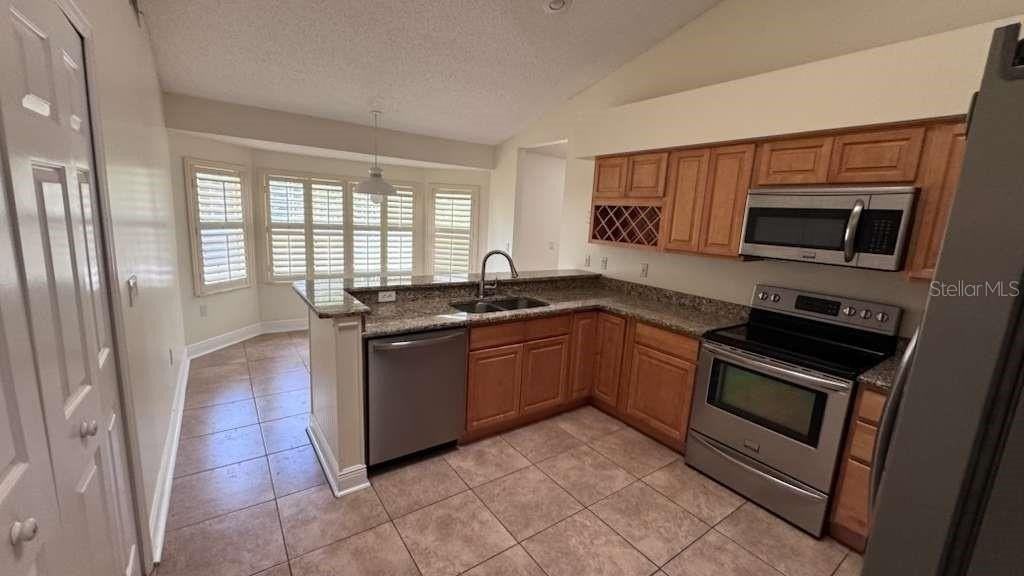 10106 Stanton Ct - Photo 6 of 19