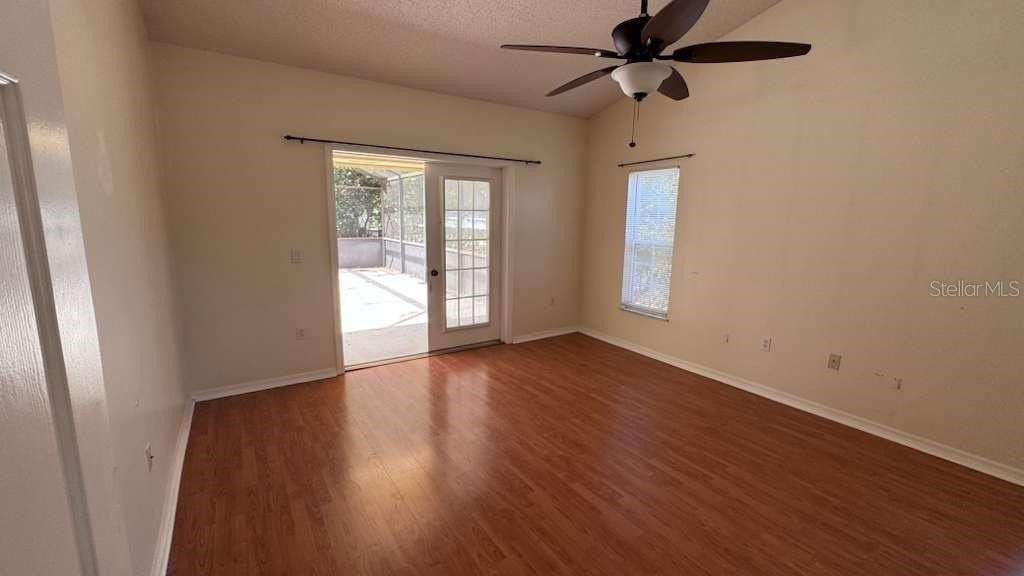 10106 Stanton Ct - Photo 7 of 19