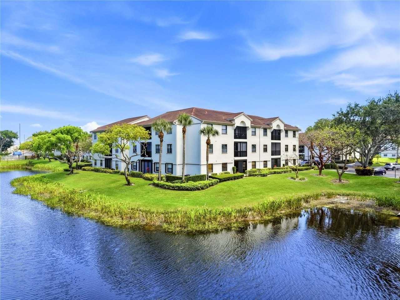 5157 Floria Way #J - Photo 4 of 35