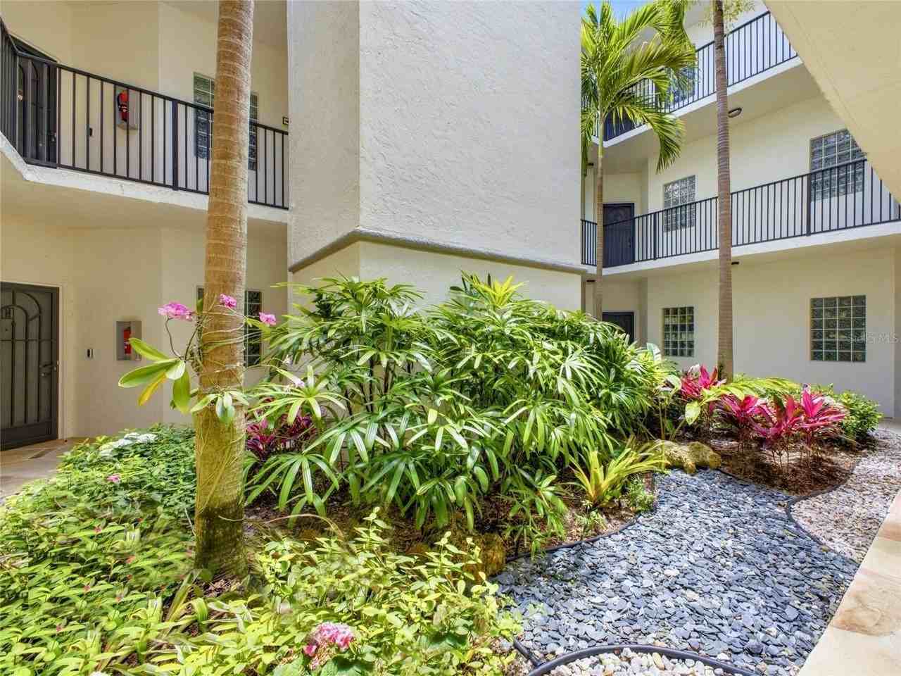 5157 Floria Way #J - Photo 7 of 35