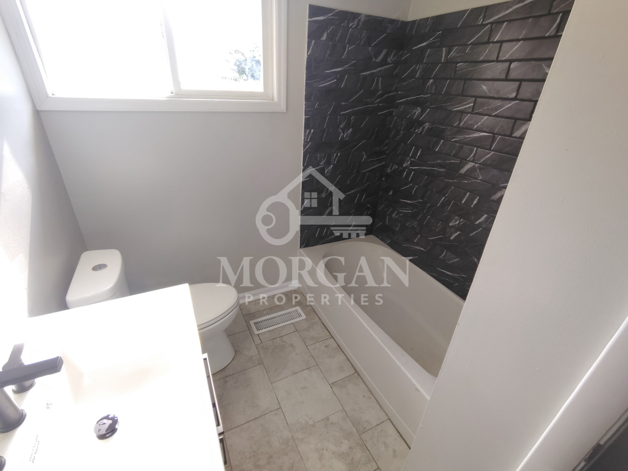 2717 Crystal St #1 - Photo 4 of 7