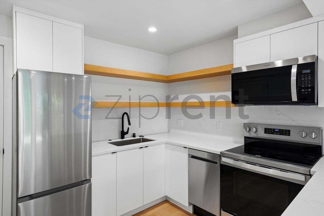 156 Ledyard St #D - Photo 5 of 14