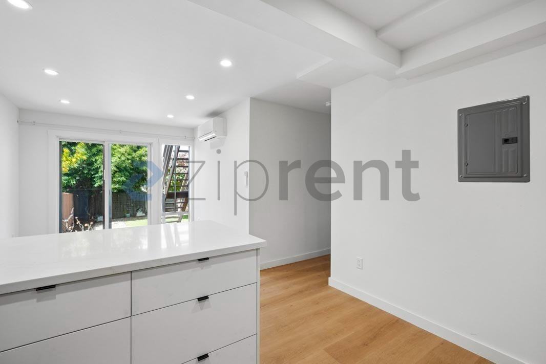 156 Ledyard St #D - Photo 6 of 14