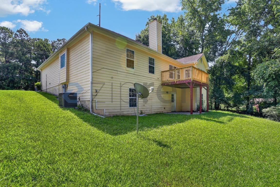 861 Mccart Rd - Photo 6 of 35