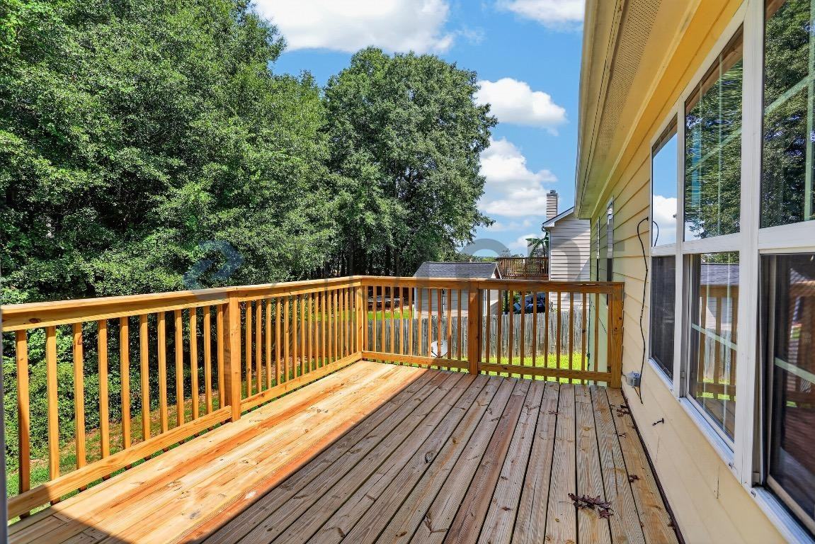 861 Mccart Rd - Photo 7 of 35