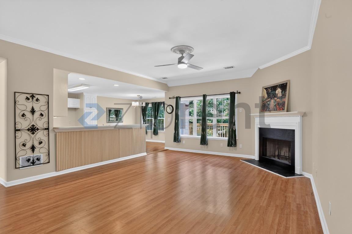 861 Mccart Rd - Photo 5 of 33