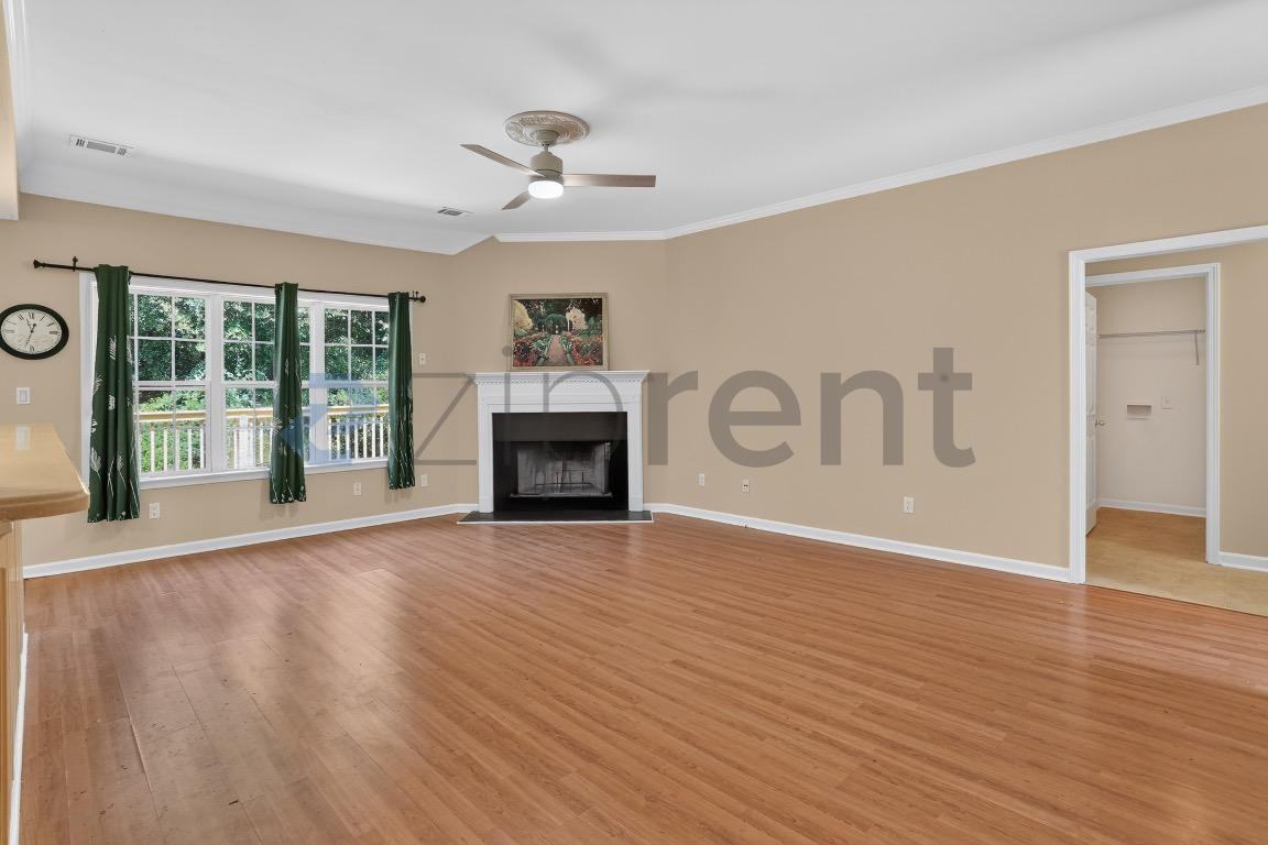 861 Mccart Rd - Photo 6 of 33