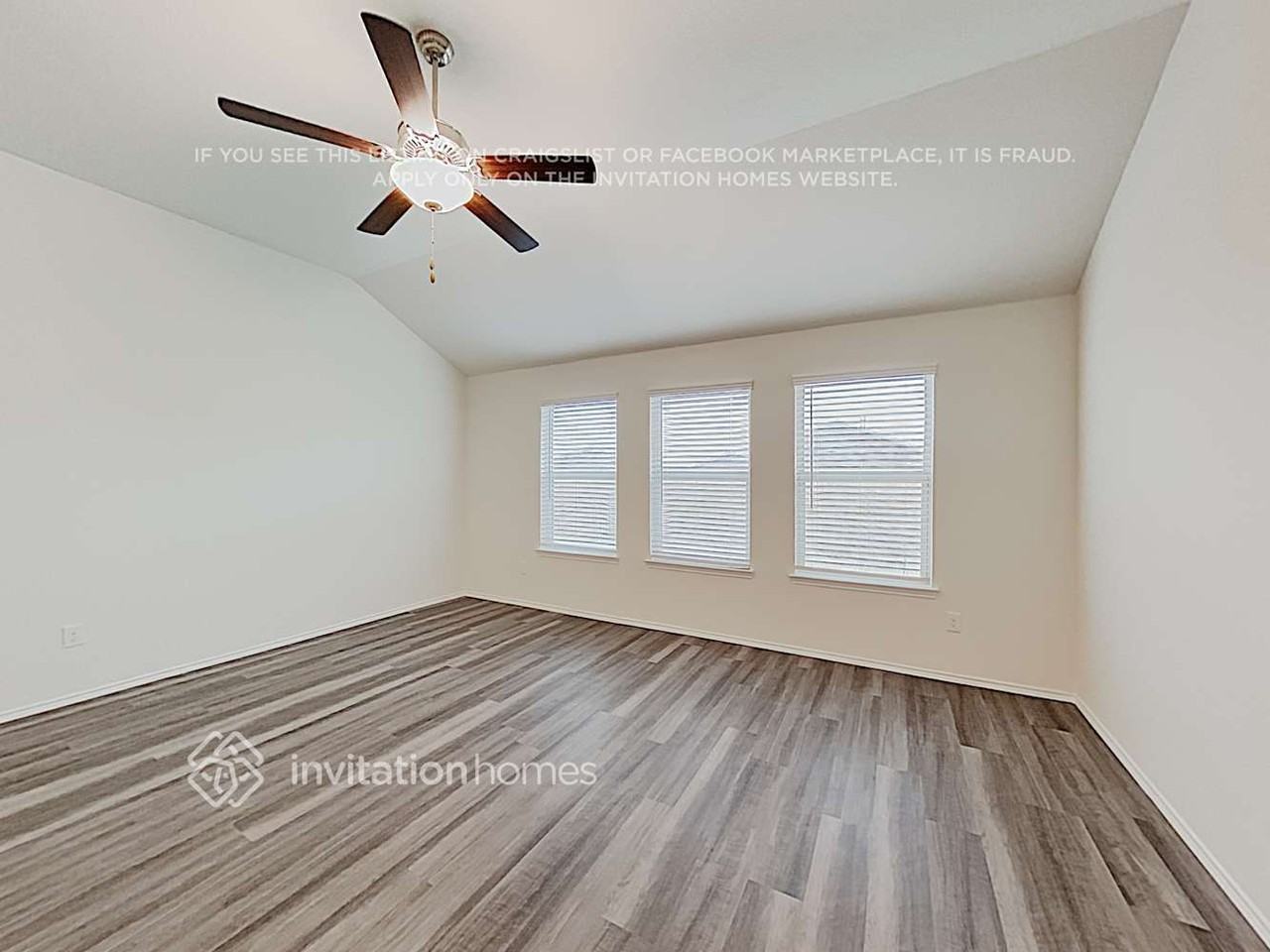 14464 Artisan Dr - Photo 2 of 16
