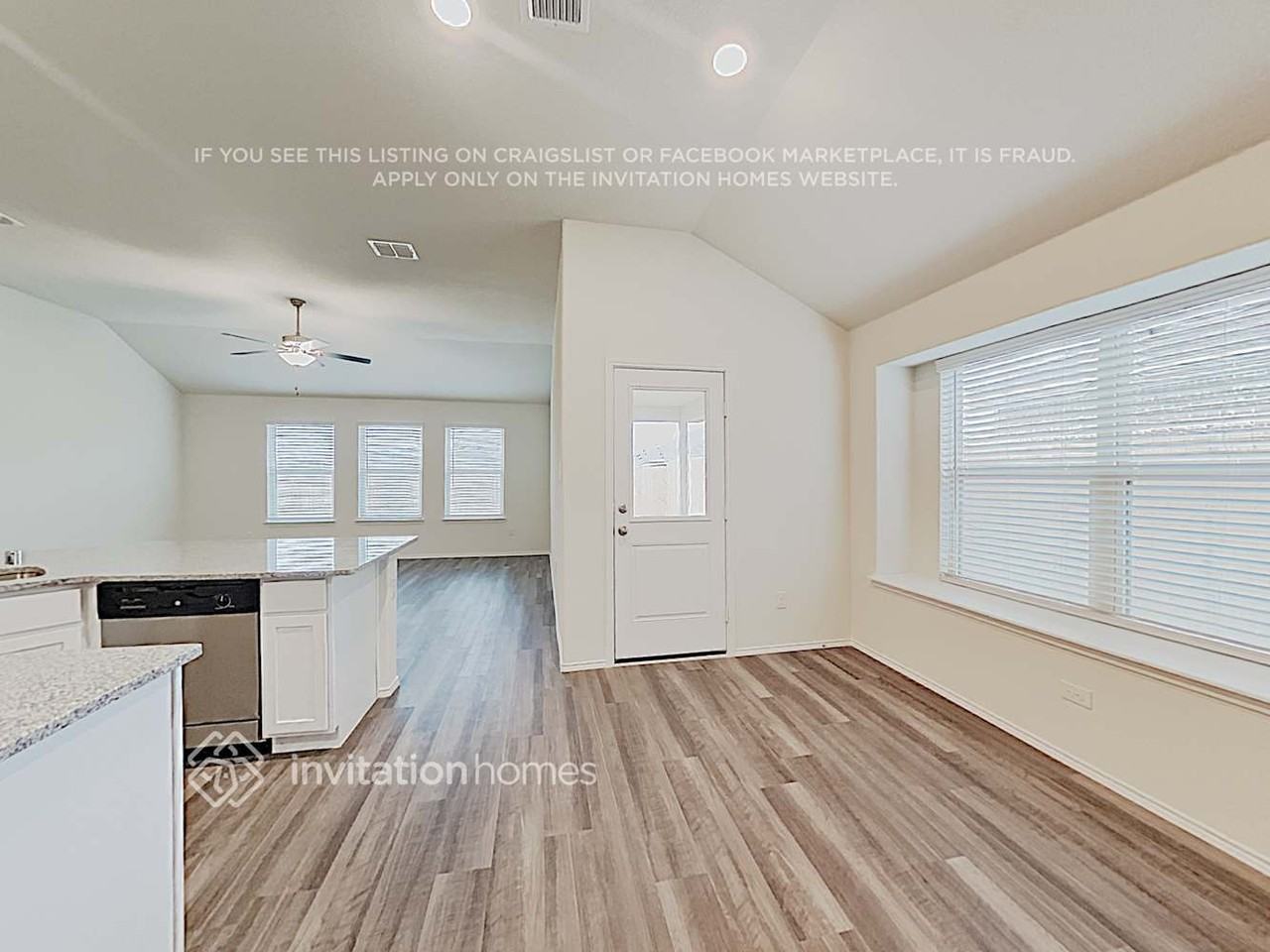 14464 Artisan Dr - Photo 3 of 16