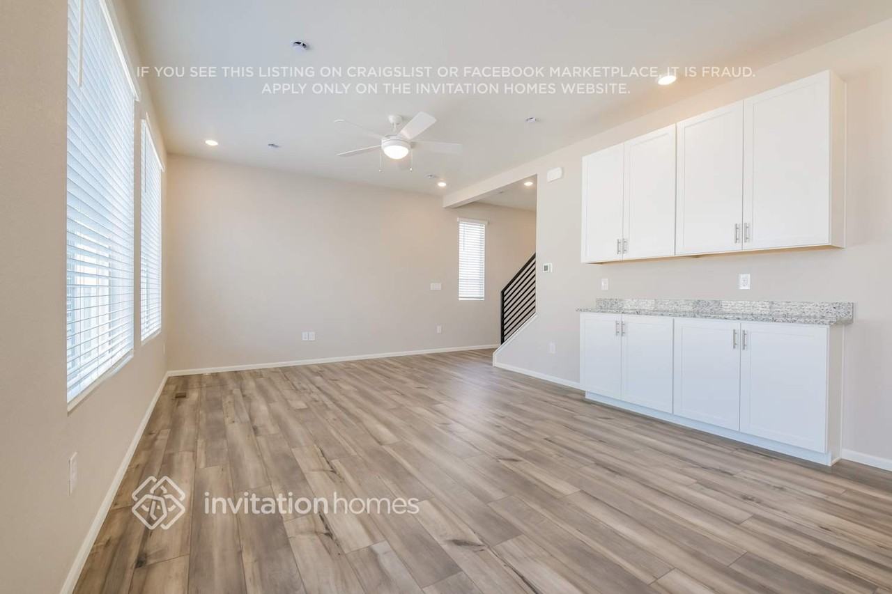 3374 Pearwood Dr - Photo 7 of 18