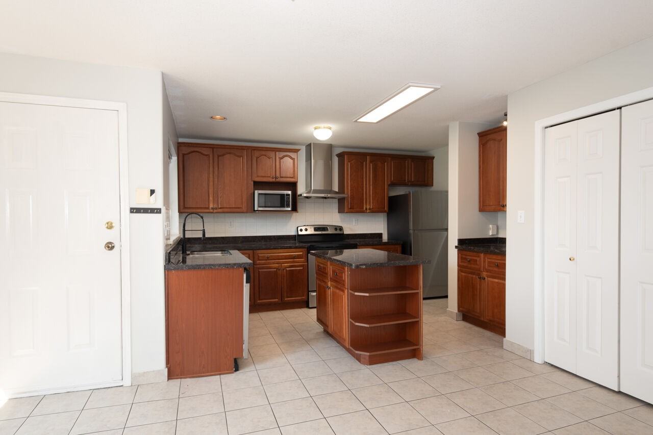 2831 Greenbrier Place - Photo 3 of 17