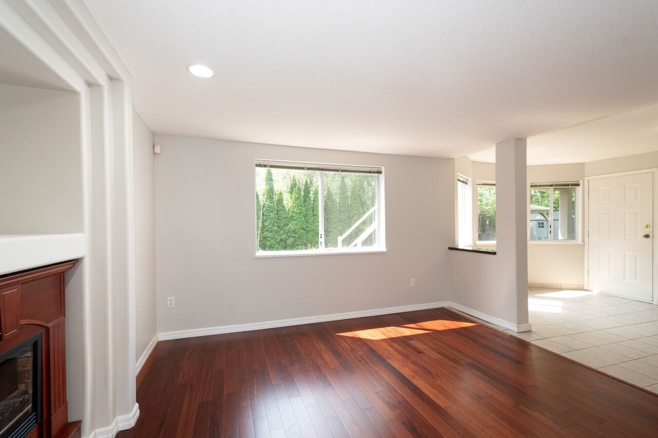 2831 Greenbrier Place - Photo 4 of 17