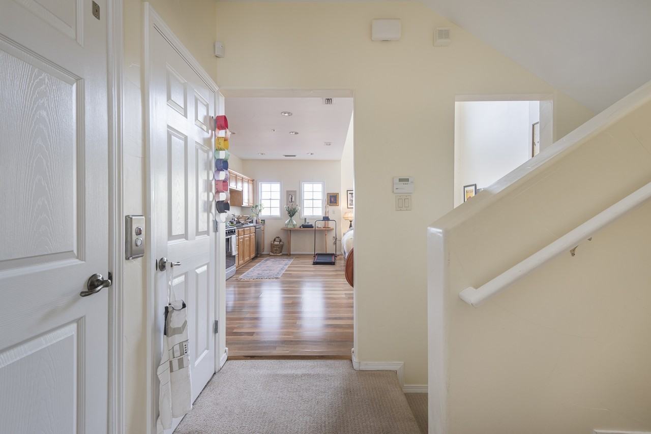 1900 Central Avenue Southwest - 1Unit 203 #1 - Photo 5 of 24