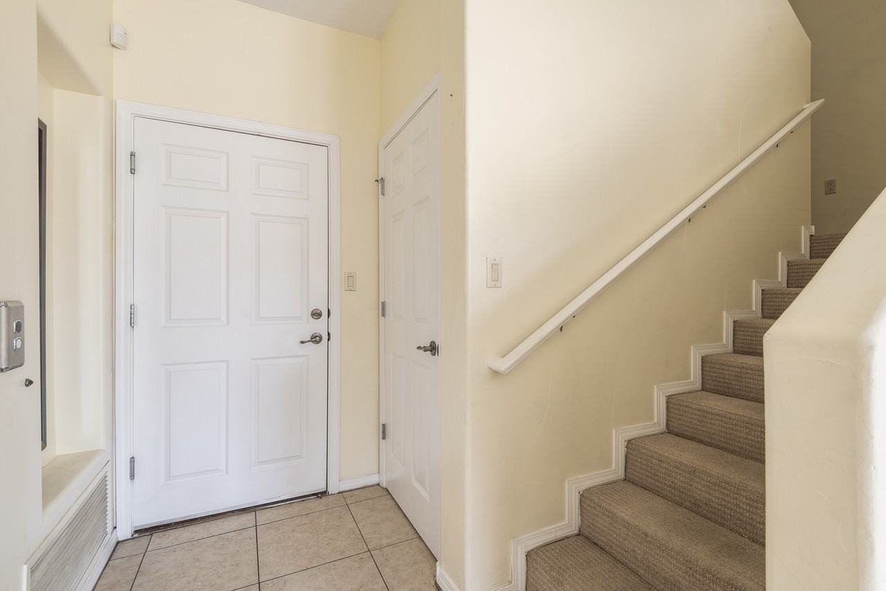 1900 Central Avenue Southwest - 1Unit 203 #1 - Photo 7 of 24