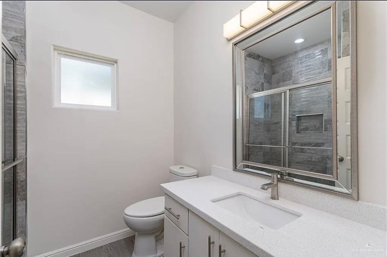 1424 W Franklin Ave #1 - Photo 2 of 12