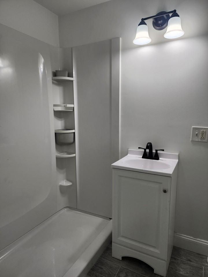 15 Maple Ave #B - Photo 3 of 4