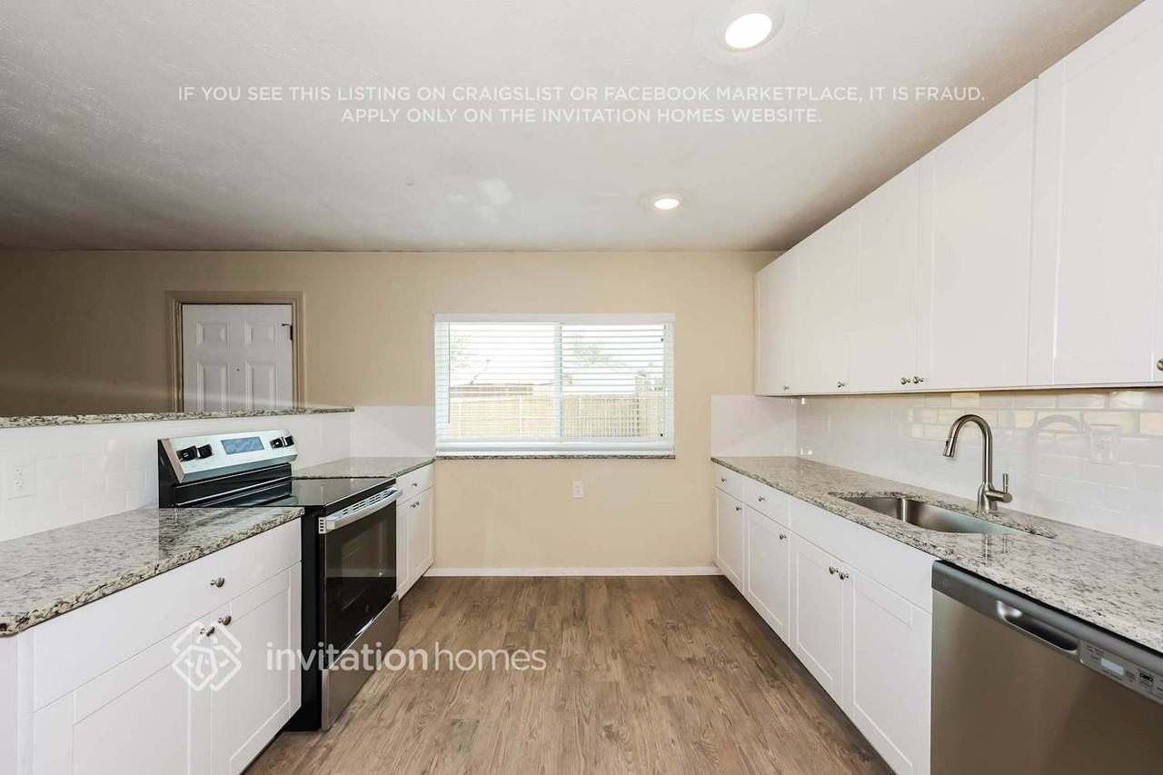 656 Priscilla Ln - Photo 6 of 17